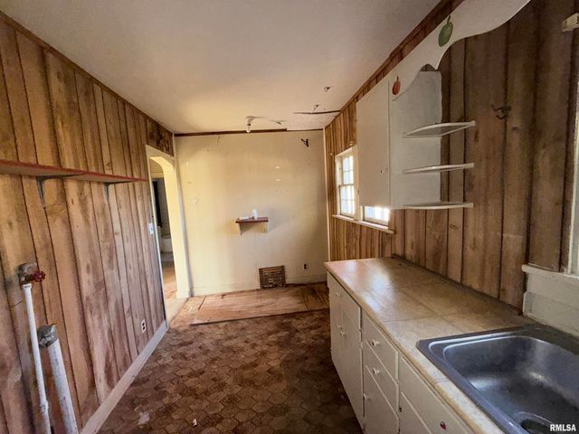 14322 MEMORY Lane, Mt Vernon, IL 62864