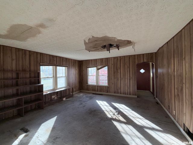 14322 MEMORY Lane, Mt Vernon, IL 62864