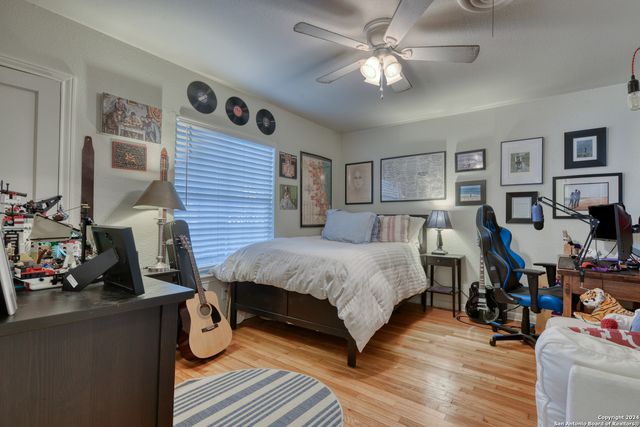 935 VANDERHOEVEN DR, San Antonio, TX 78209