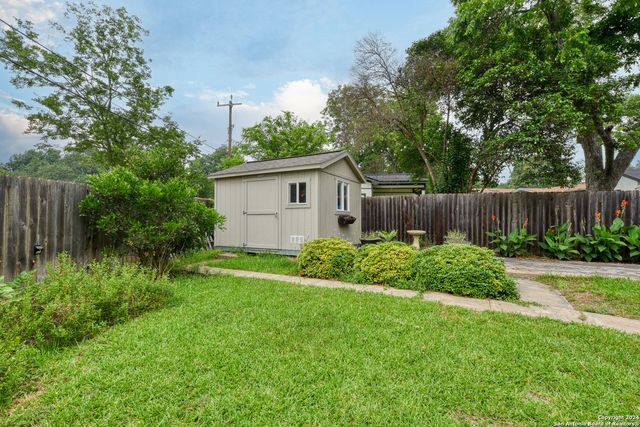 935 VANDERHOEVEN DR, San Antonio, TX 78209