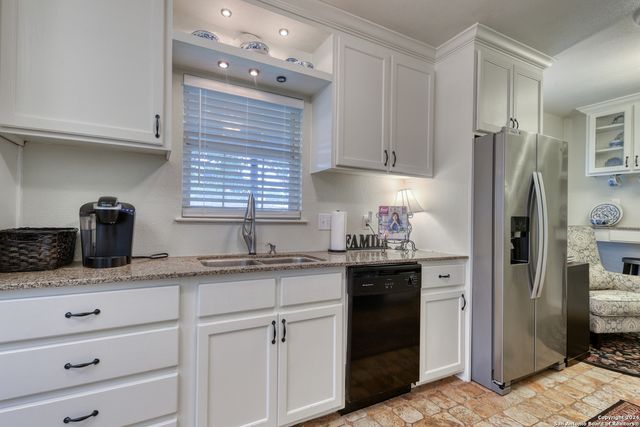 935 VANDERHOEVEN DR, San Antonio, TX 78209