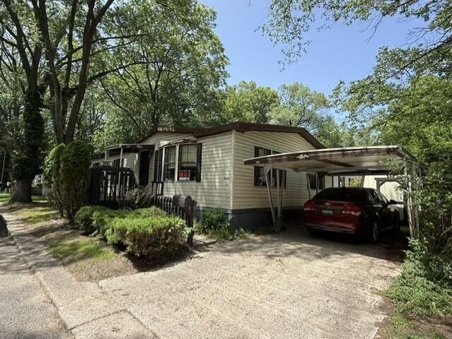 2482 Pembroke Drive, Norton Shores, MI 49441