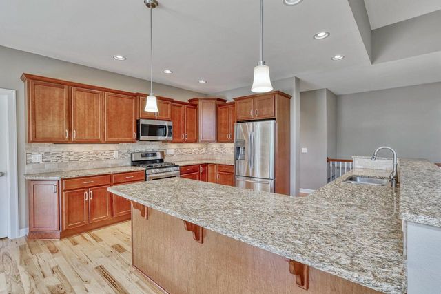 1404 Whitetail RUN, Mukwonago, WI 53149
