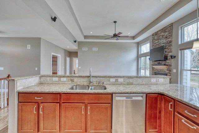 1404 Whitetail RUN, Mukwonago, WI 53149