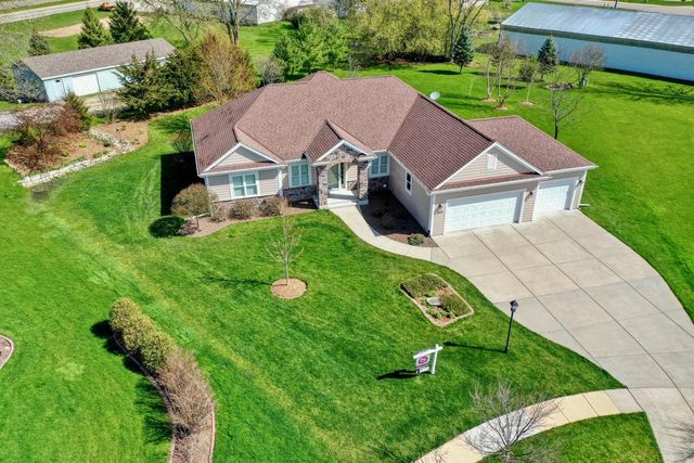 1404 Whitetail RUN, Mukwonago, WI 53149