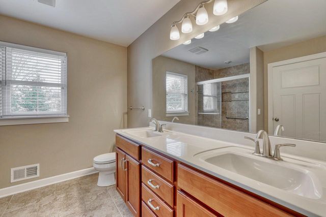 1404 Whitetail RUN, Mukwonago, WI 53149