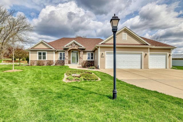 1404 Whitetail RUN, Mukwonago, WI 53149