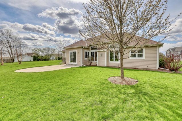 1404 Whitetail RUN, Mukwonago, WI 53149