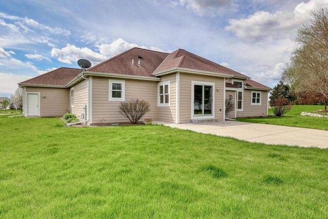 1404 Whitetail RUN, Mukwonago, WI 53149