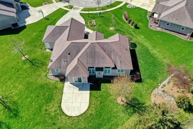 1404 Whitetail RUN, Mukwonago, WI 53149