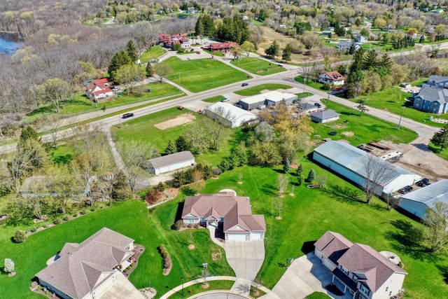 1404 Whitetail RUN, Mukwonago, WI 53149