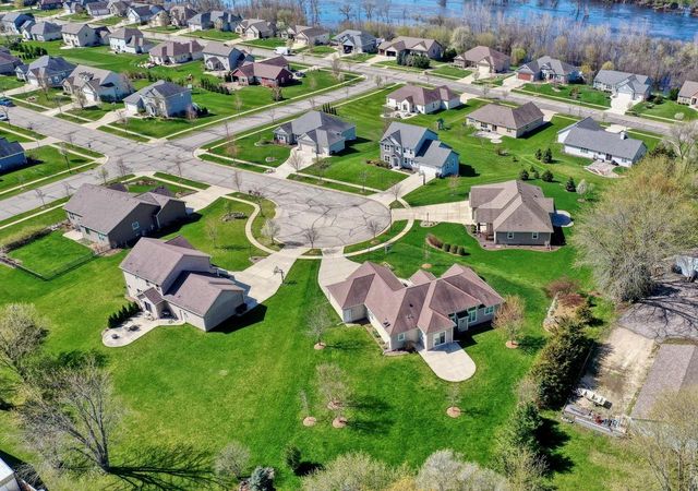 1404 Whitetail RUN, Mukwonago, WI 53149