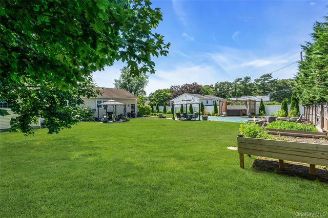 3 Lillian Road, Nesconset, NY 11767