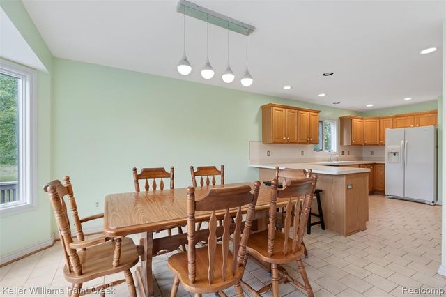 210 Mayfield, Leonard, MI 48367