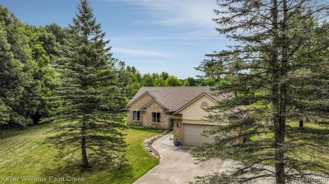 210 Mayfield, Leonard, MI 48367