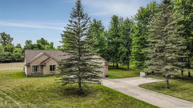 210 Mayfield, Leonard, MI 48367