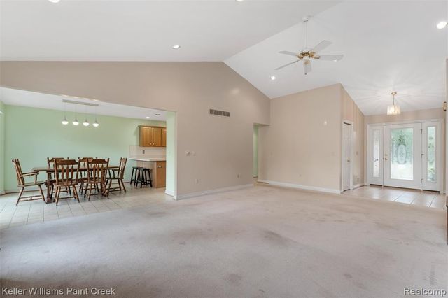 210 Mayfield, Leonard, MI 48367
