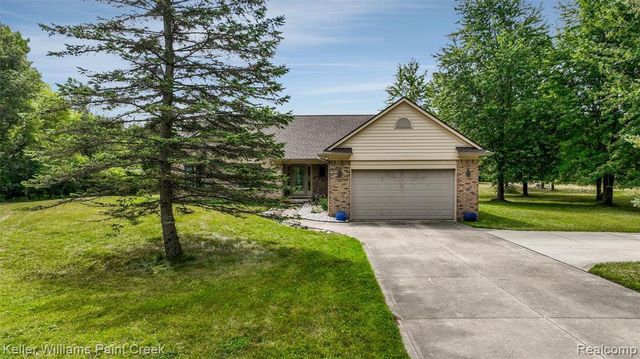 210 Mayfield, Leonard, MI 48367