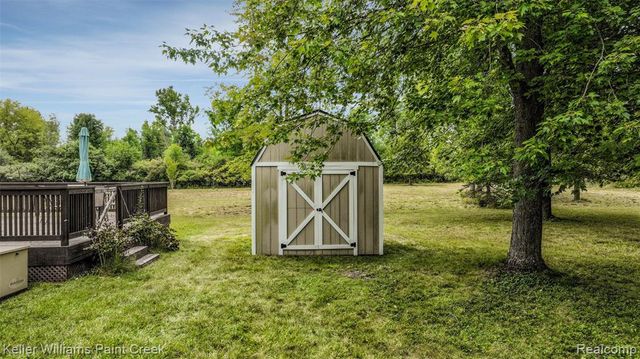 210 Mayfield, Leonard, MI 48367