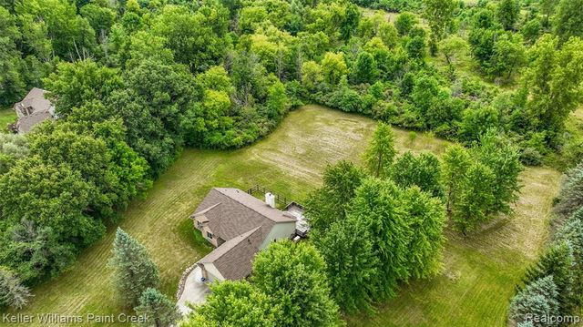 210 Mayfield, Leonard, MI 48367