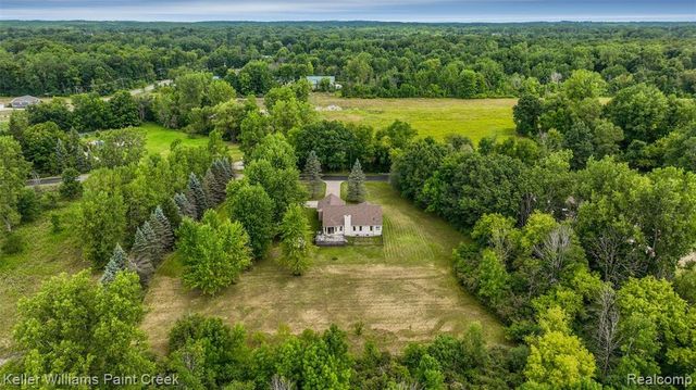 210 Mayfield, Leonard, MI 48367