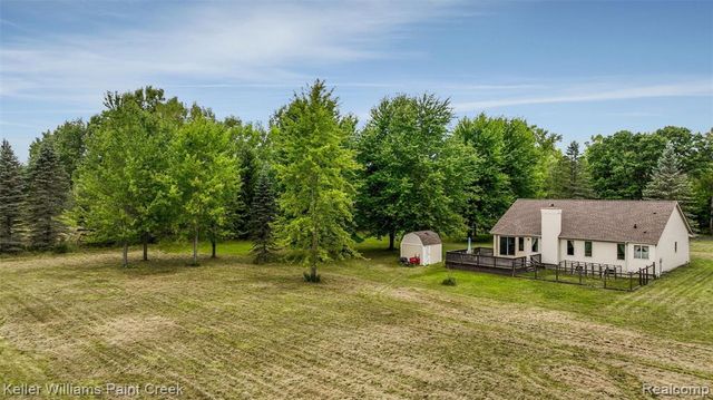 210 Mayfield, Leonard, MI 48367