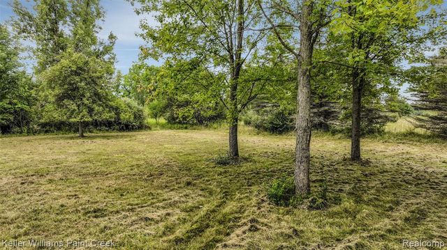 210 Mayfield, Leonard, MI 48367