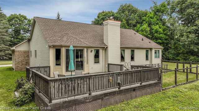 210 Mayfield, Leonard, MI 48367