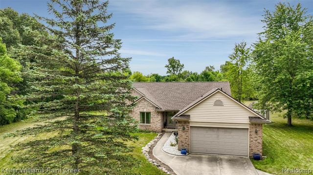 210 Mayfield, Leonard, MI 48367