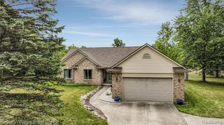 210 Mayfield, Leonard, MI 48367