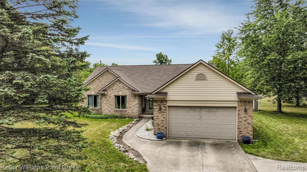 210 Mayfield, Leonard, MI 48367