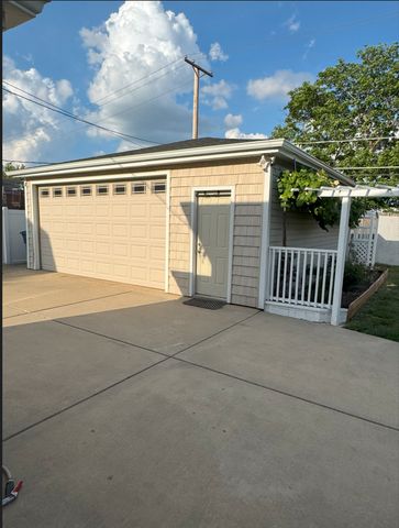 1517 Webster Lane, Des Plaines, IL 60018