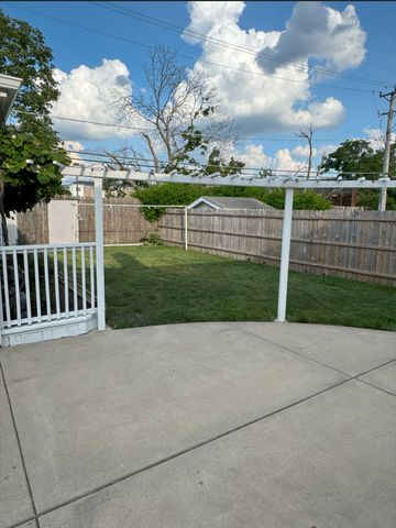 1517 Webster Lane, Des Plaines, IL 60018