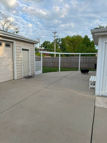 1517 Webster Lane, Des Plaines, IL 60018