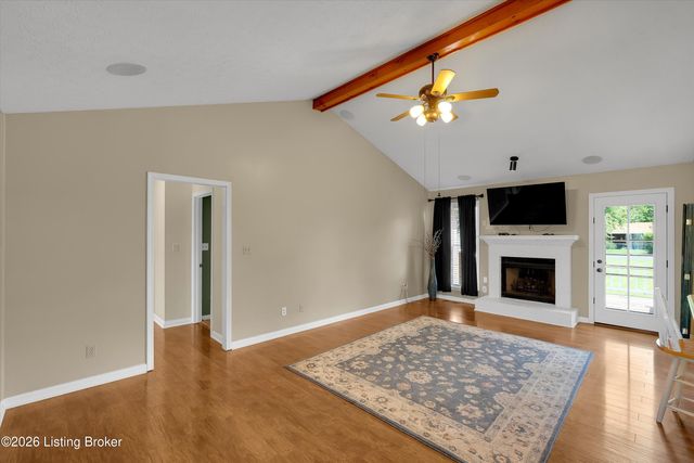 230 E Emerald Cir, Mt Washington, KY 40047