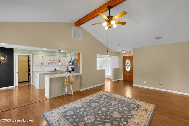 230 E Emerald Cir, Mt Washington, KY 40047