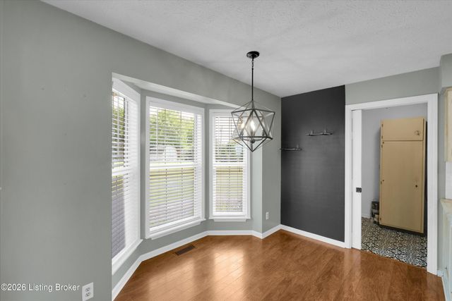 230 E Emerald Cir, Mt Washington, KY 40047