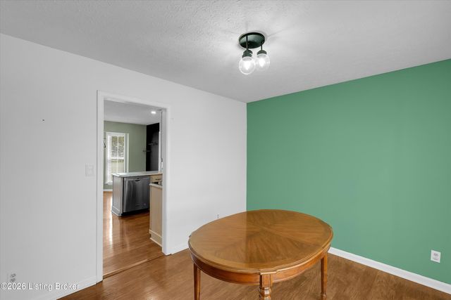 230 E Emerald Cir, Mt Washington, KY 40047