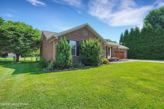 230 E Emerald Cir, Mt Washington, KY 40047
