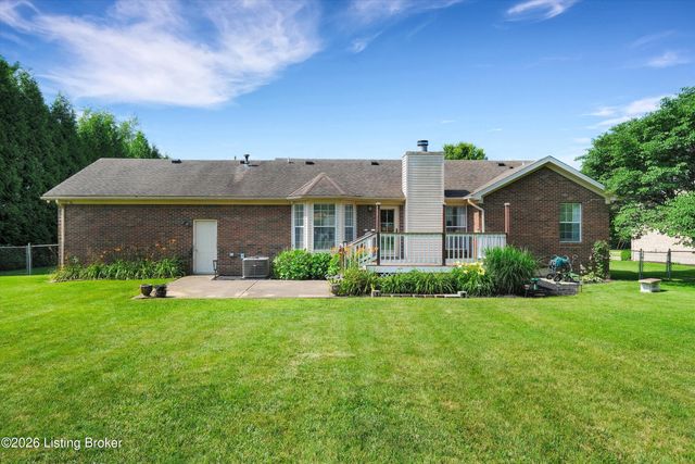 230 E Emerald Cir, Mt Washington, KY 40047