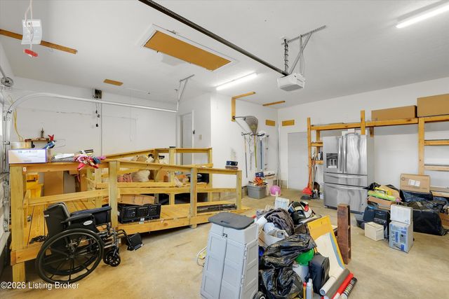 230 E Emerald Cir, Mt Washington, KY 40047
