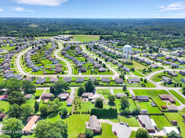 230 E Emerald Cir, Mt Washington, KY 40047