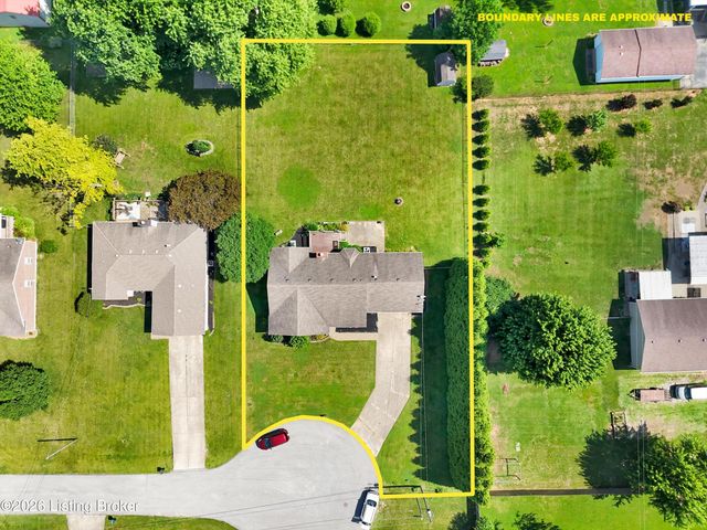 230 E Emerald Cir, Mt Washington, KY 40047