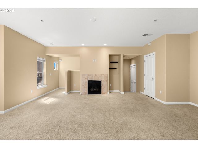 10882 Ne RED WING Way 204, Beaverton, OR 97006