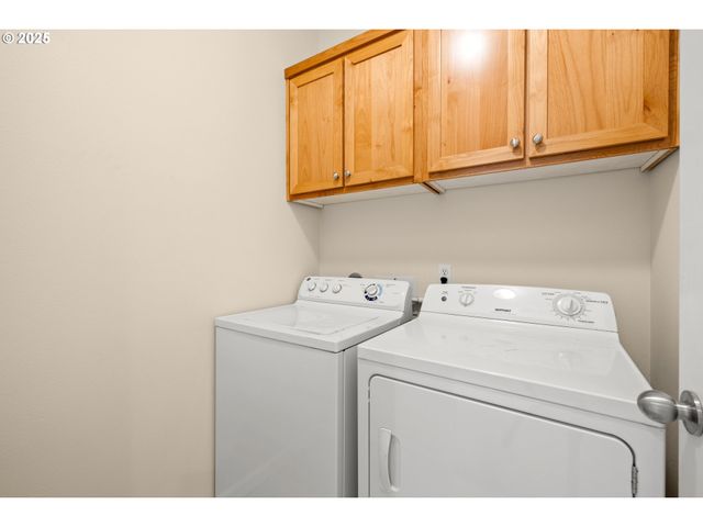 10882 Ne RED WING Way 204, Beaverton, OR 97006