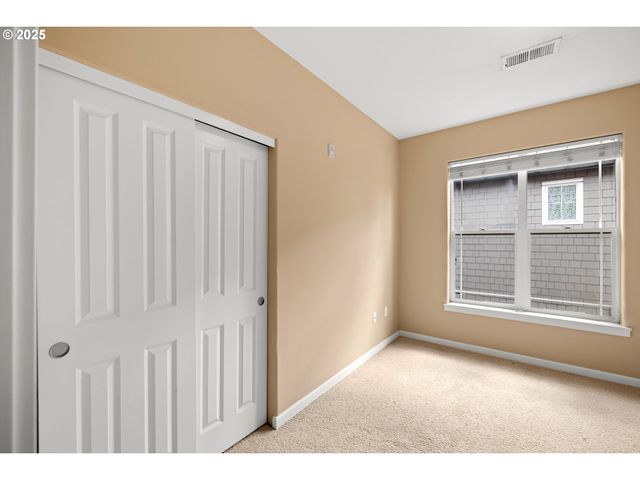 10882 Ne RED WING Way 204, Beaverton, OR 97006