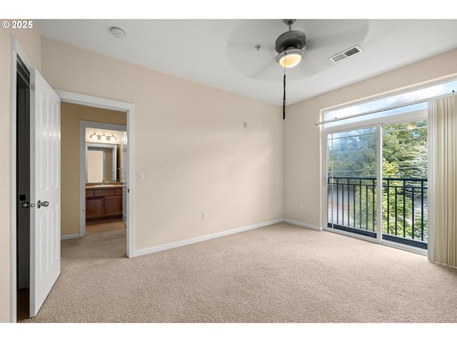 10882 Ne RED WING Way 204, Beaverton, OR 97006