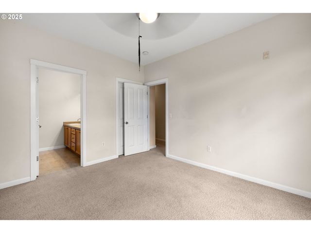 10882 Ne RED WING Way 204, Beaverton, OR 97006