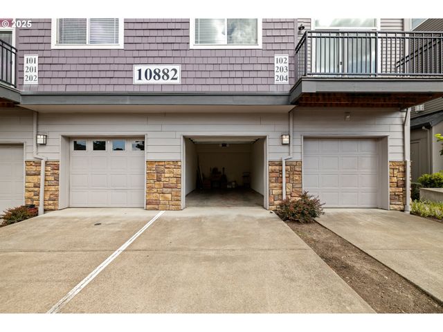 10882 Ne RED WING Way 204, Beaverton, OR 97006