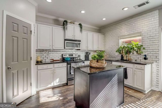 1753 Liberty Parkway NW, Atlanta, GA 30318